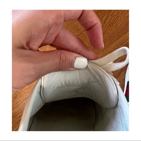 Women's Ace sneaker with bee 🐝- Excellent condition | Could use a wash - Picture 6 of 7